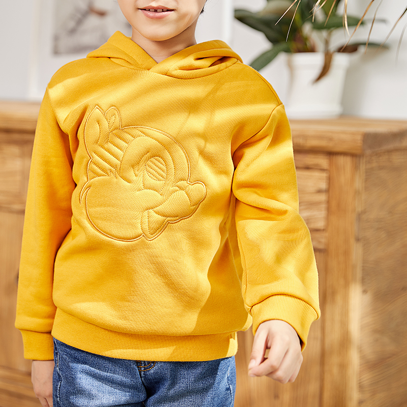 Sweat-shirt jaune à capuche avec écureuil pour garçon